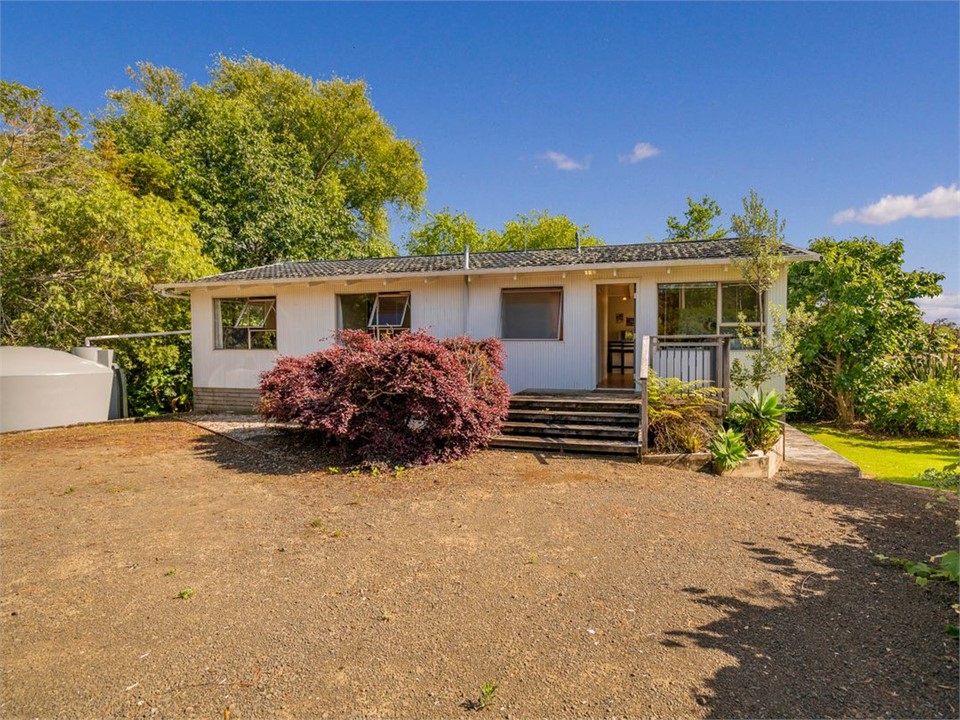 Cooks Beach Cutie (Bachcare) Cooks Beach Bach for rent Holiday Houses