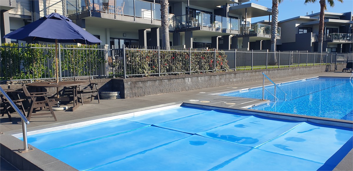 Heated Swimming Pool and Spa Pool