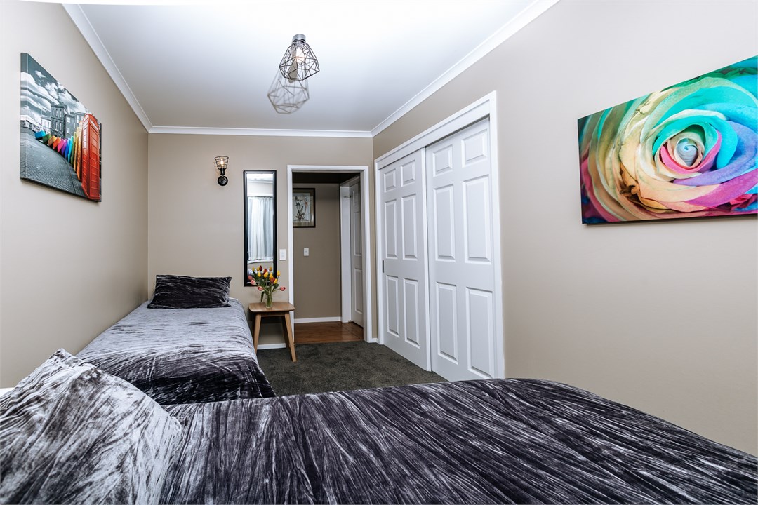 Bedroom 2 - Option of 2 beds (king single & long s