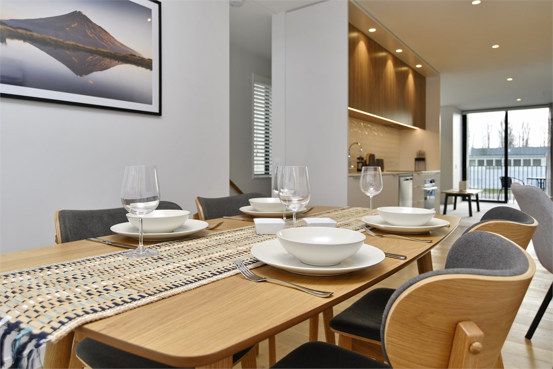 Dining table that seats 4 people