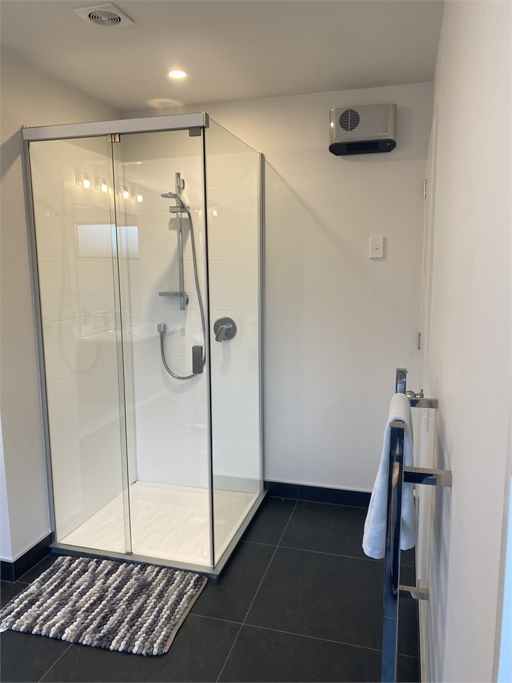 Ensuite shower