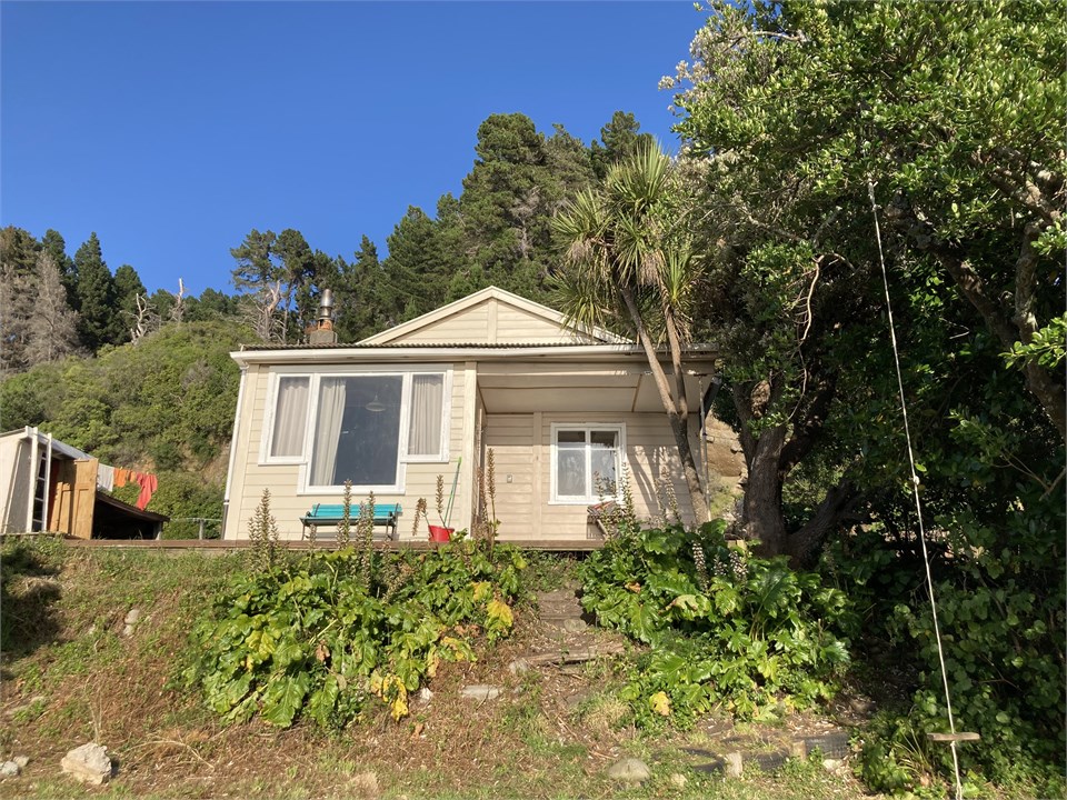 'Oceanview' Gore Bay Gore Bay Bach for rent Holiday Houses