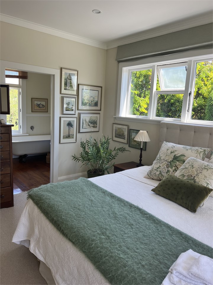 Master bedroom with supering looking towards ensui