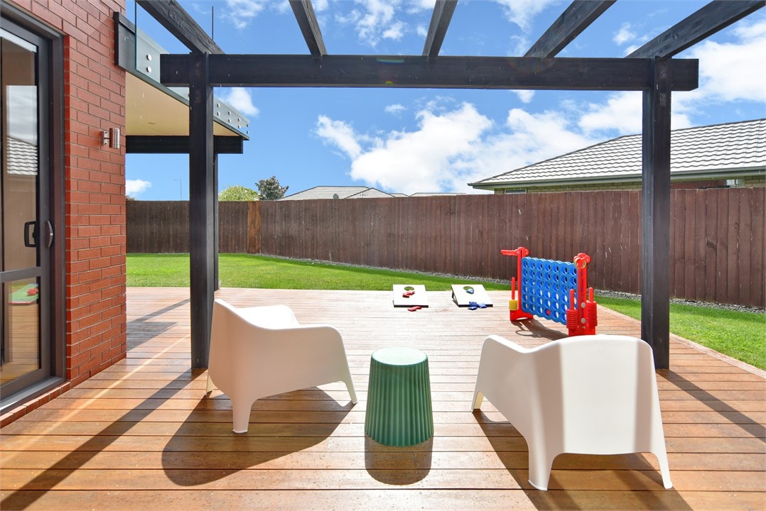 Seating areas outside on the deck