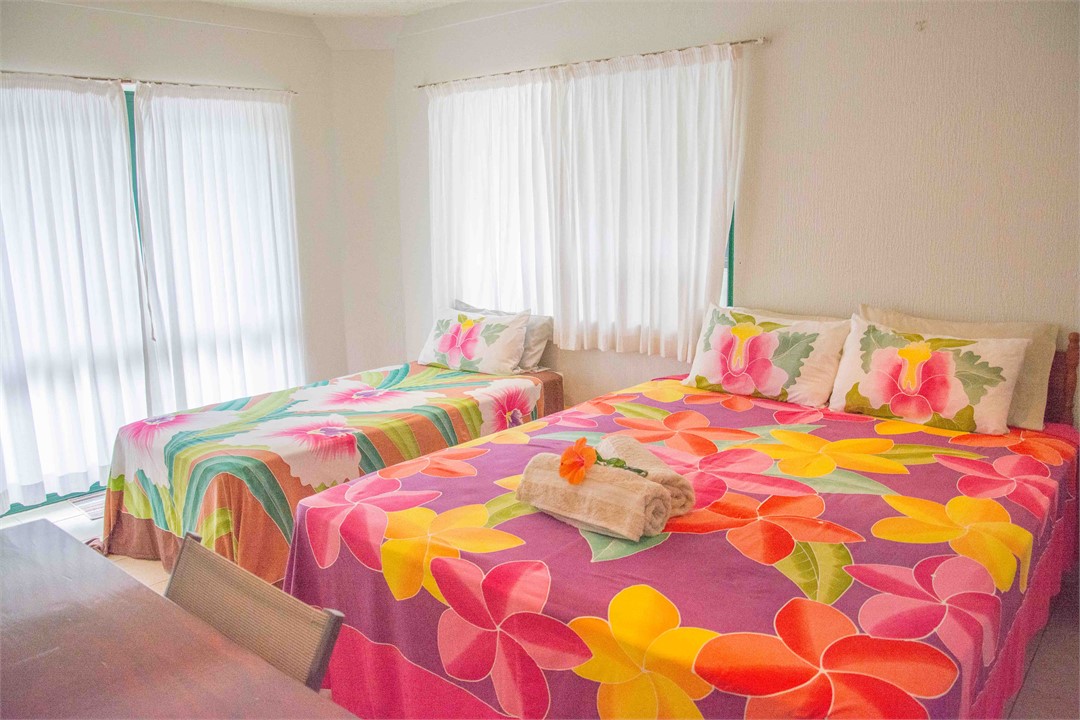 En-suite bedroom 2, ground level (sleep up to 3)