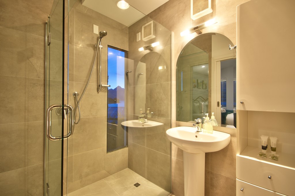 Master Ensuite