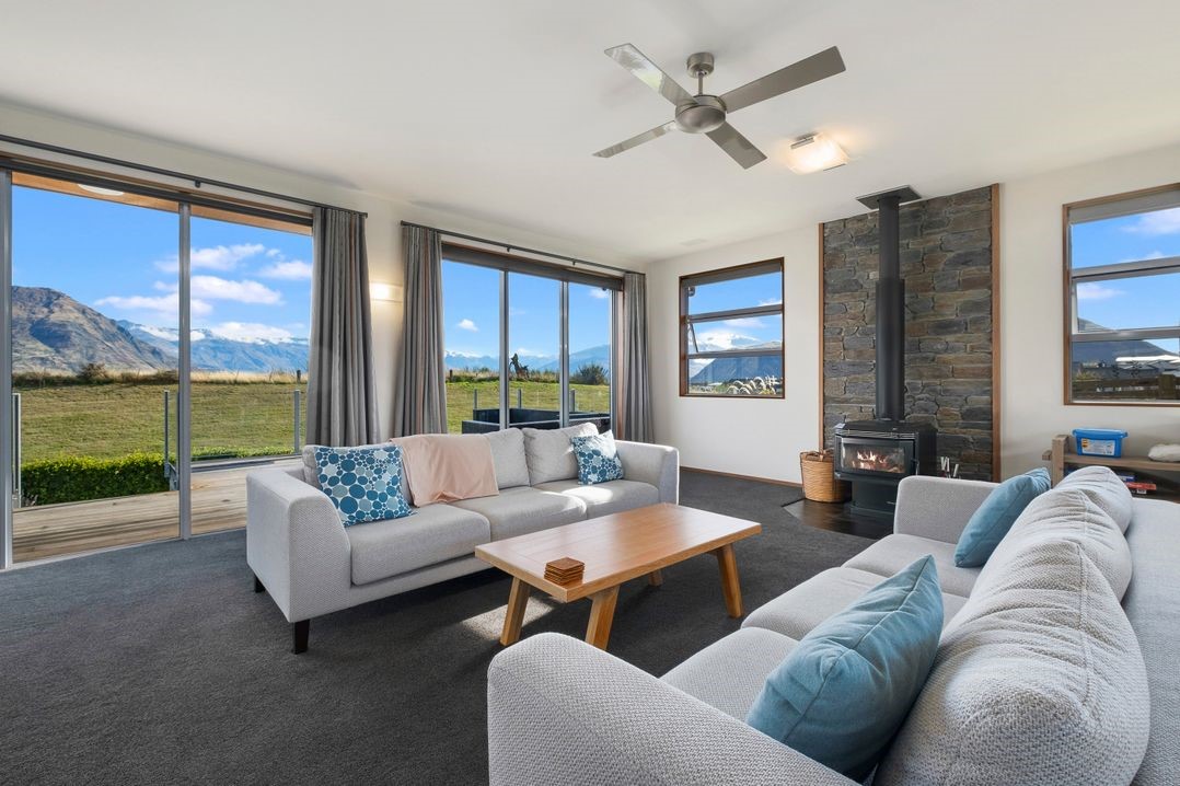 Infinity Views (Bachcare) Wanaka Holiday Home for rent Holiday Houses
