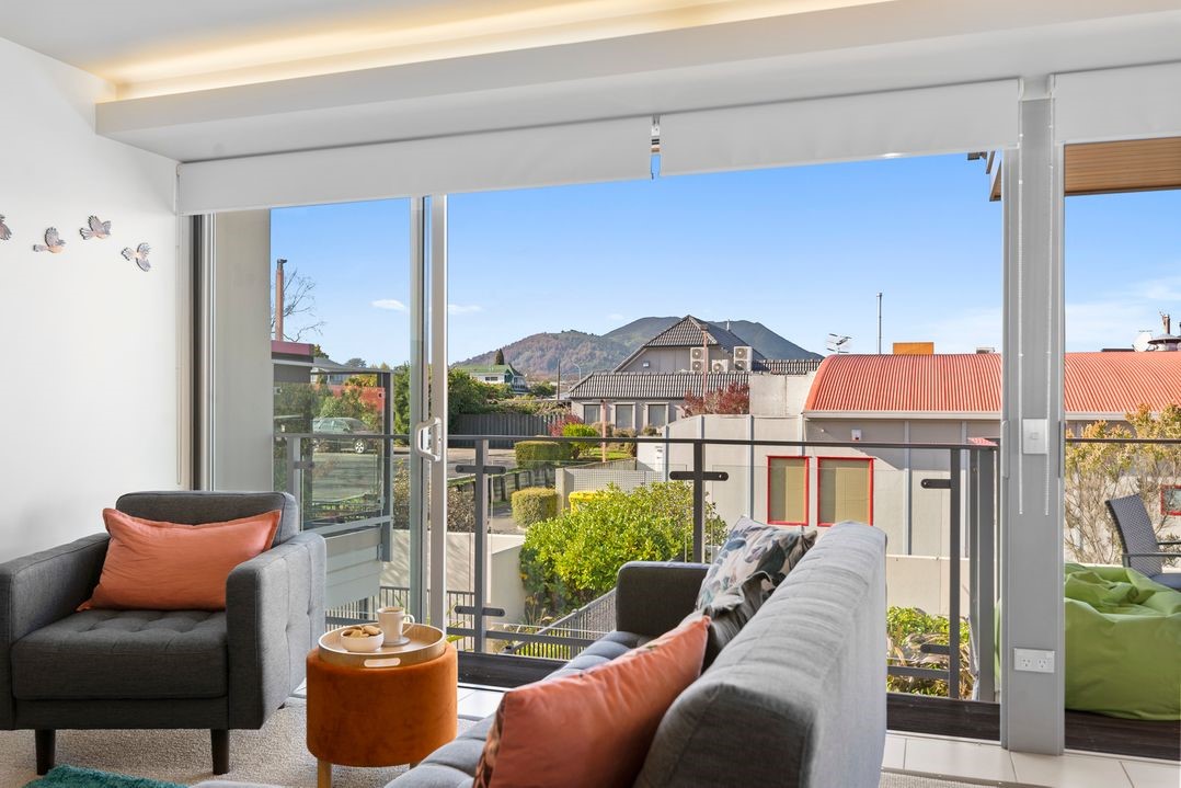 The Lake Life (Bachcare) Taupo Central Town Holiday Home for rent