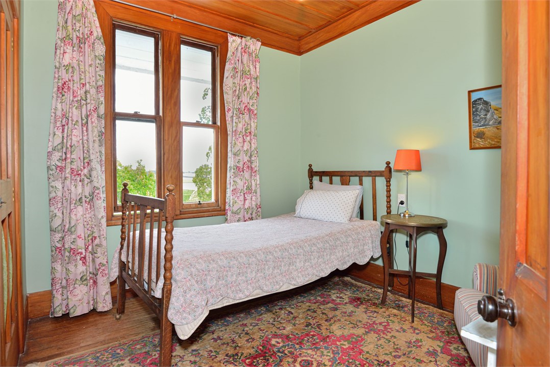 Upstairs King Single