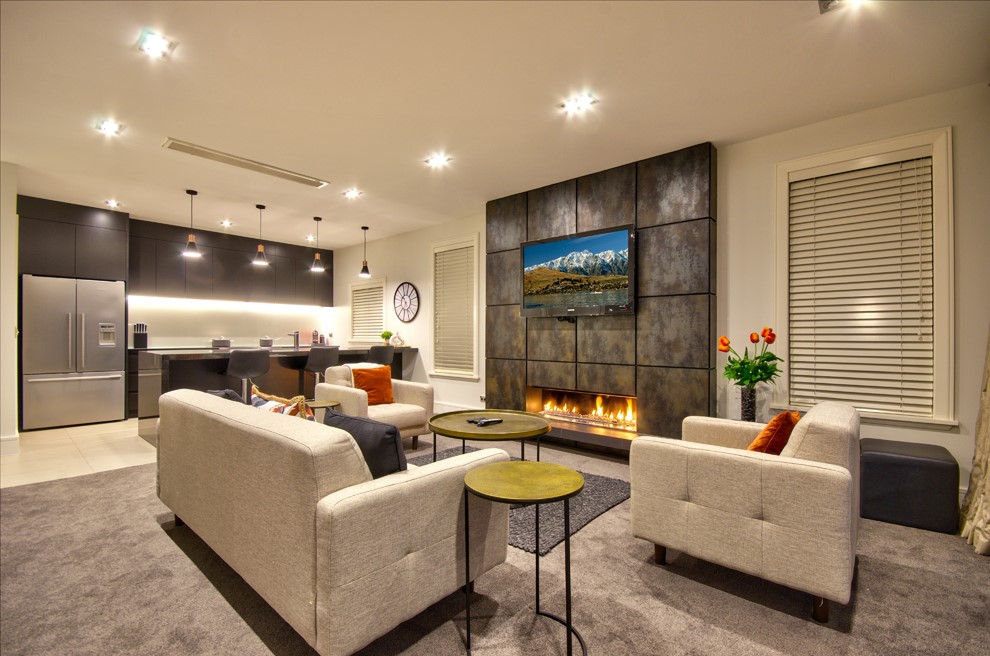 Lounge & kitchen area