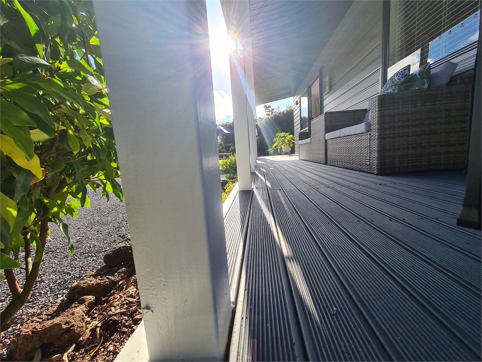 Outdoor deck - long enough for all guests