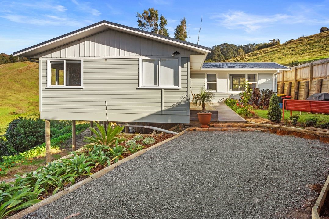 Nanny's Beach House (Bachcare) Waihi Beach Holiday Home for rent