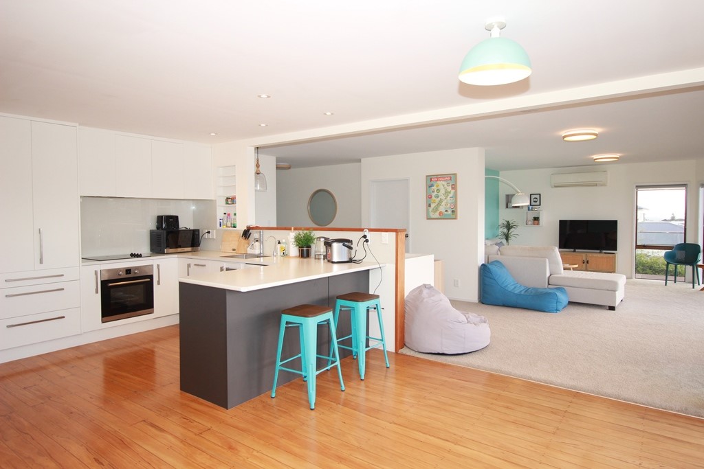 Open plan kitchen/lounge