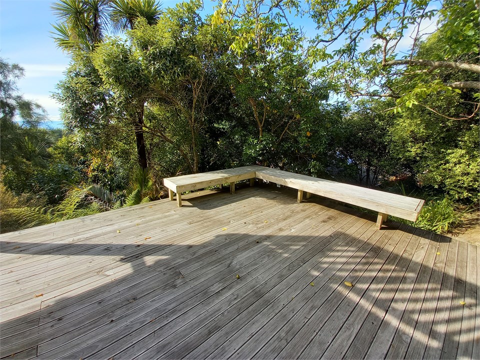 Curious Orange: All-day sun on the deck