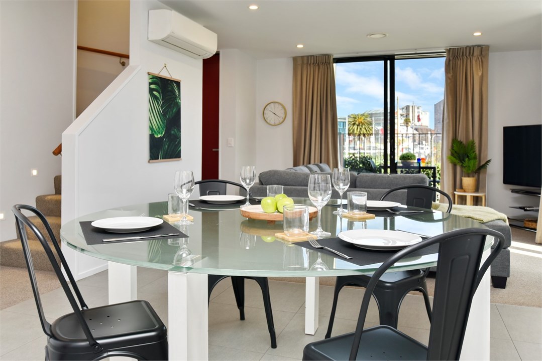 Dining area that can seat 6 people