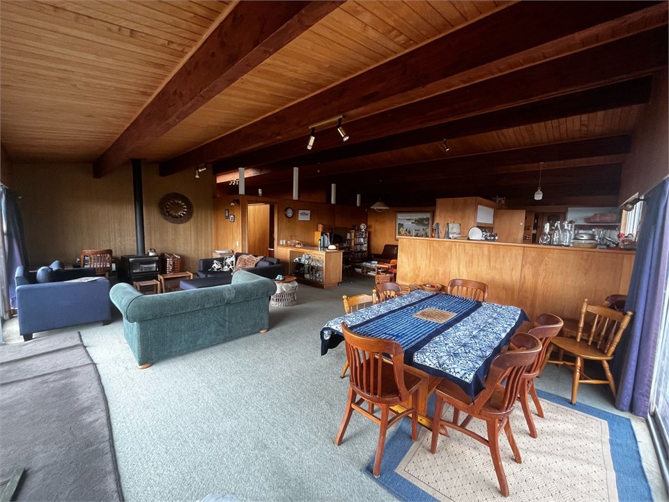 Lots of living space with kent fire