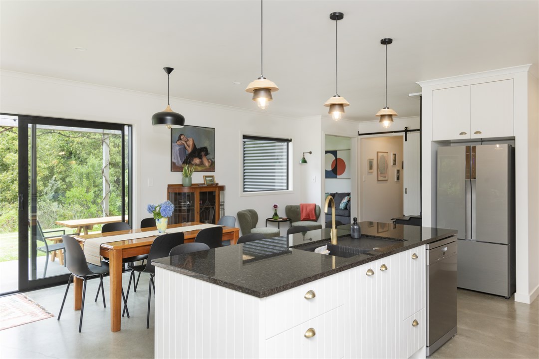 Kitchen & dining room