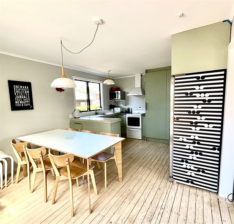 Kitchen/dining in bach