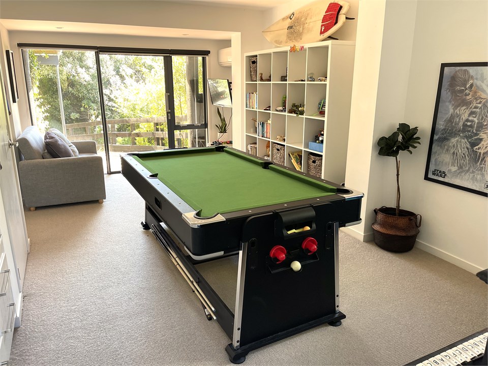 Games Room - Pool Table / Air Hockey / Table Tenni