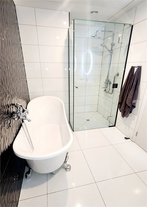 Luxurious manin bathroom