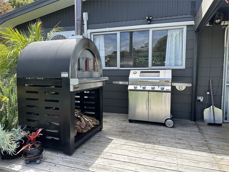 Pizza Oven & BBQ