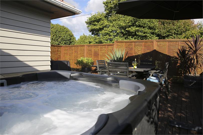 Redwoods Retreat Rotorua Holiday Home for rent Holiday Houses