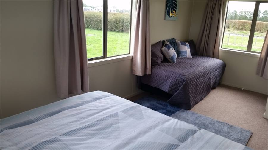 Bedroom 2 Option: King plus 1 single