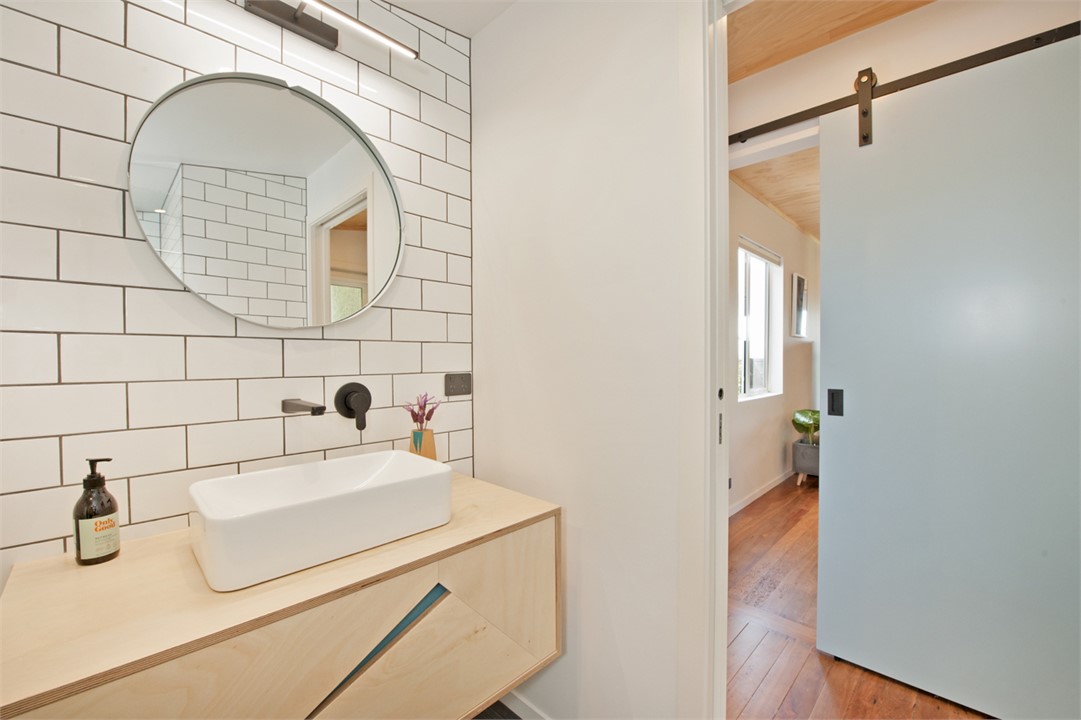 Bathroom 1 (Ensuite) with Shower, Toilet & Vanity