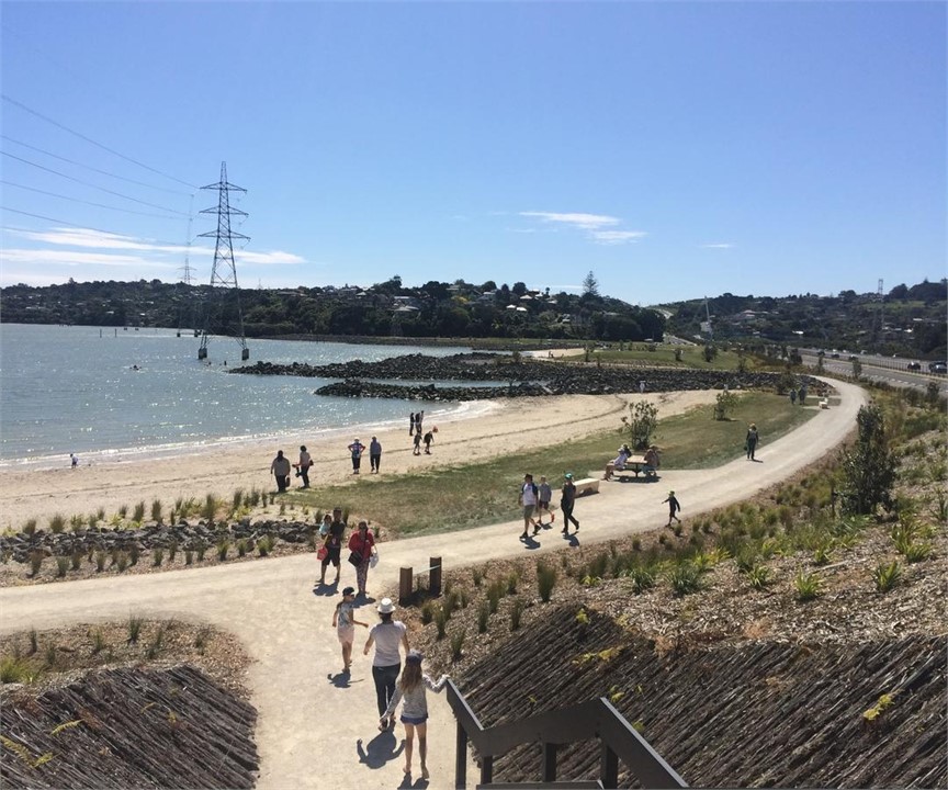 Onehunga Beach Reserve (500m)