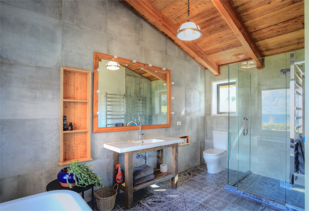 Roomy master bedroom ensuite