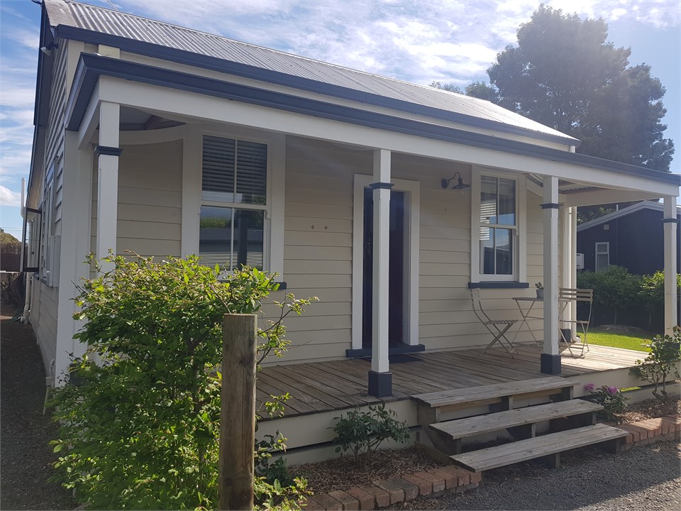 Laurel Cottage Martinborough Holiday Home for rent Holiday Houses