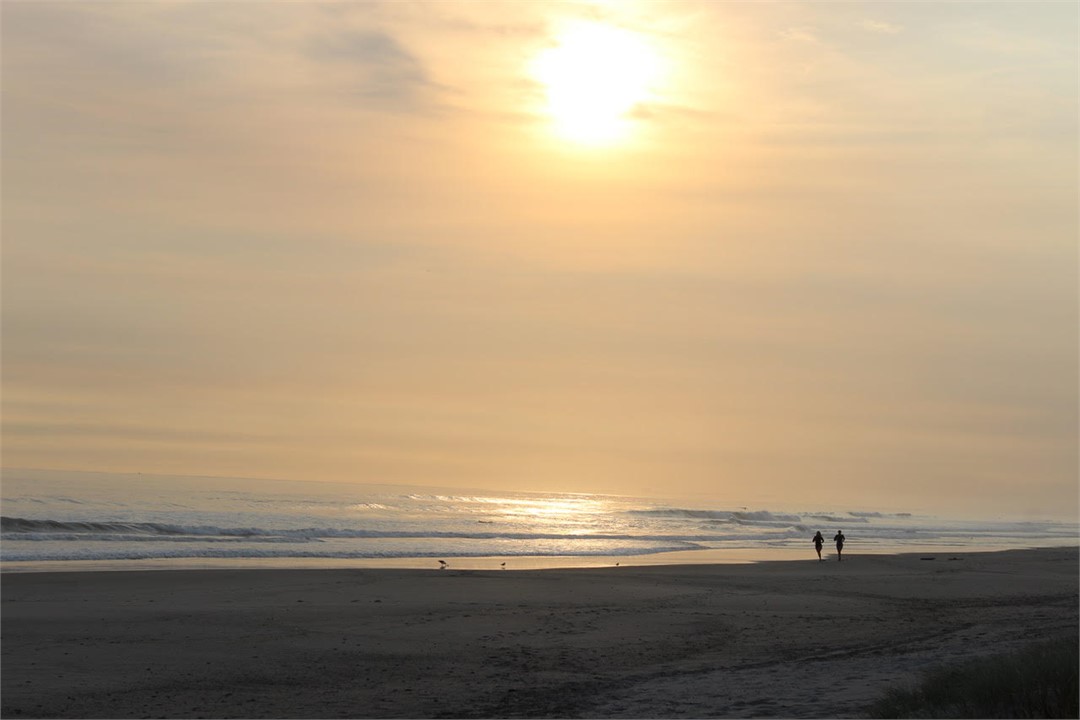 Beautiful Omanu beach - always plenty of room to s