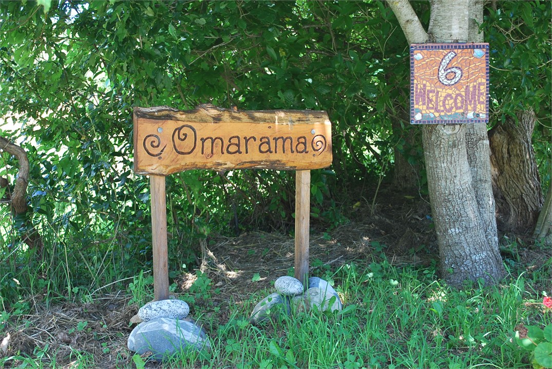 Omarama Oasis Cosy House or Entire Property with Permaculture