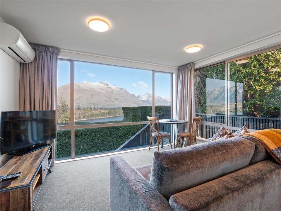 2nd Lounge Lower Level