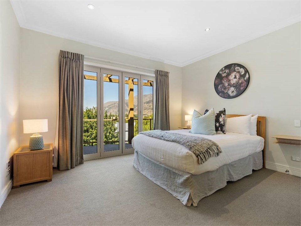 Pinnacle Villa Bedroom 2