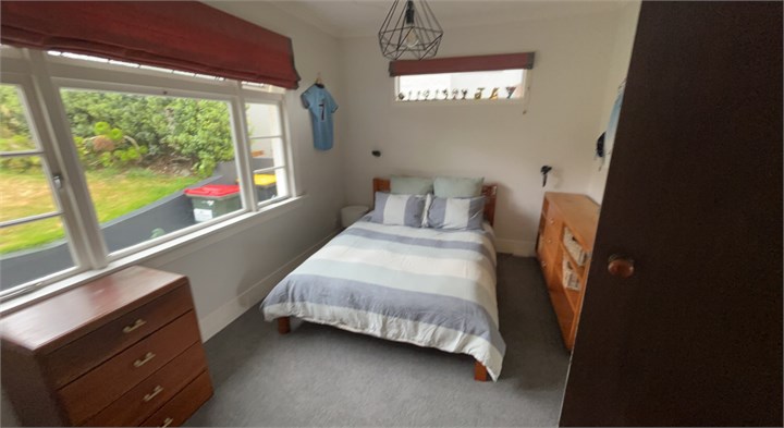 Bedroom 2 - Queen Bed