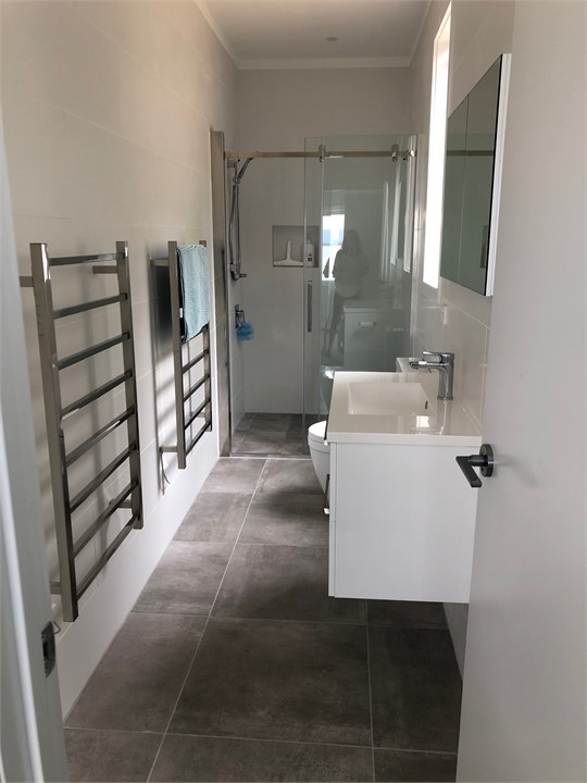 Main ensuite