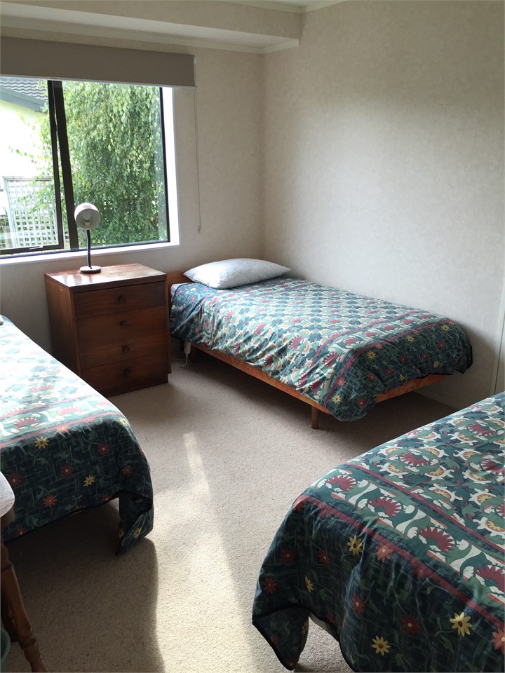 3rd bedroom - 3 x Singles