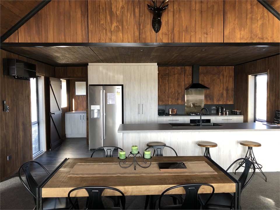 Kitchen / Dining area