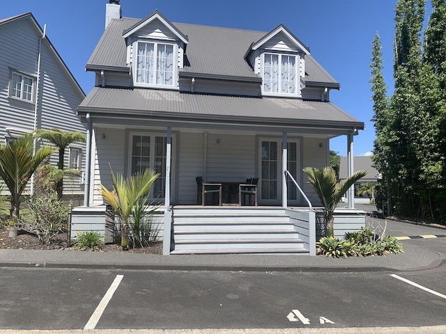 Butterfly Cottage - part of the Russell Cottages C