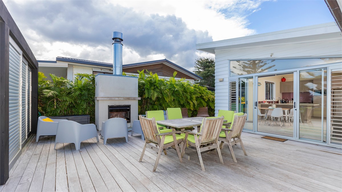 Deck and Outdoor fireplace