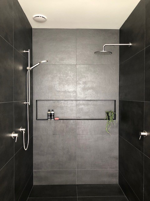 Ensuite two shower choices
