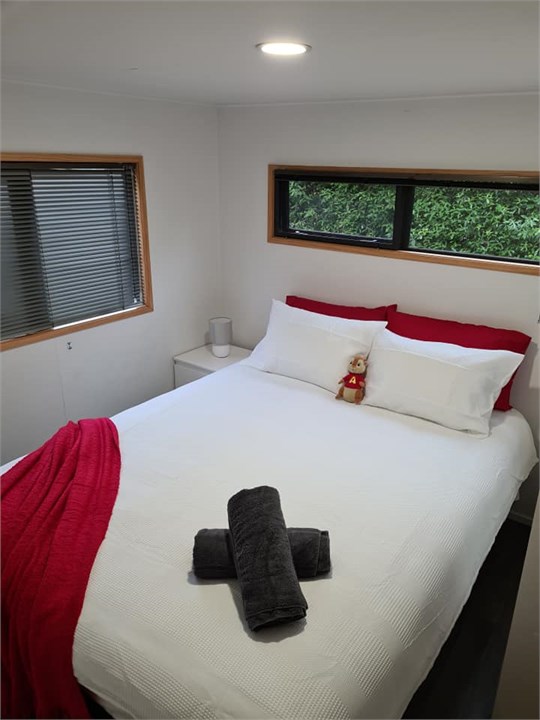 Queen bedroom downstairs