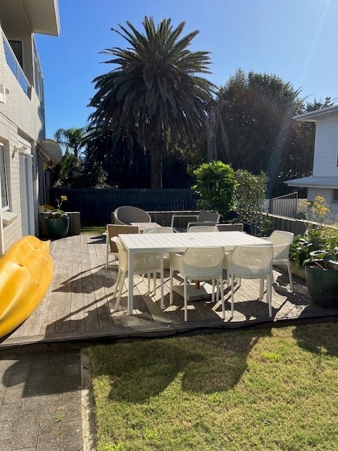 Backyard deck coming off entertaining room