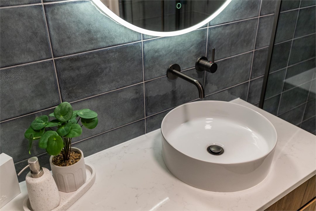 TAHUNA LAKEFRONT LUXURY AURA QUEENSTOWN HOLIDAY HO