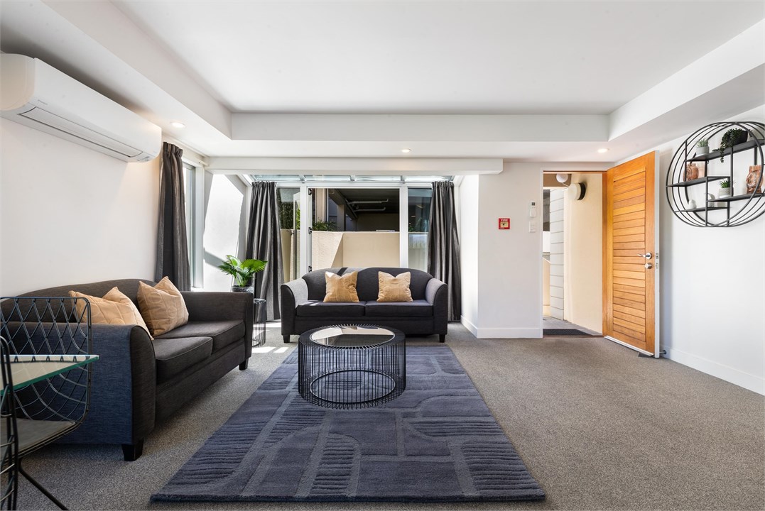 Lakefront Gem | Absolute Waterfront Aura Queenstow