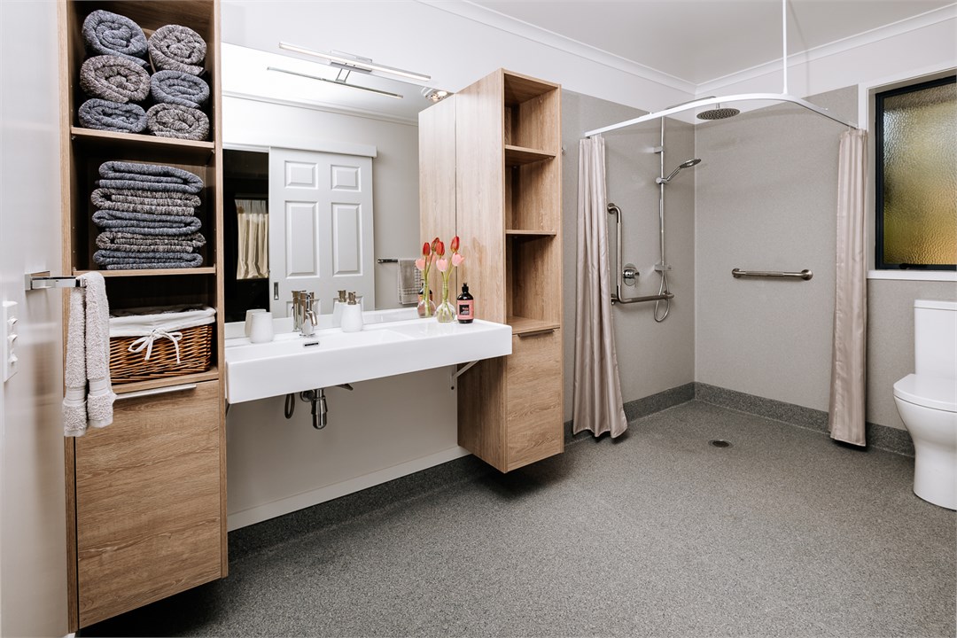 Bathroom, with wet-floor shower, toilet 450mm comf
