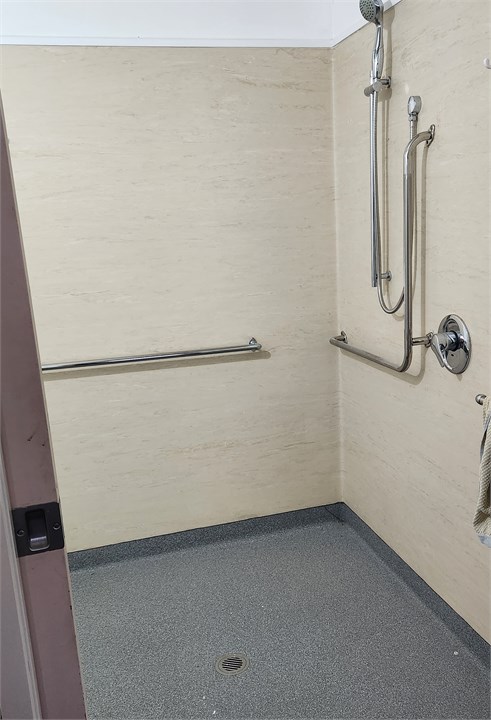 Accessible ensuite in King Room