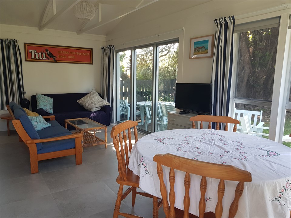 Dining & Lounge areas