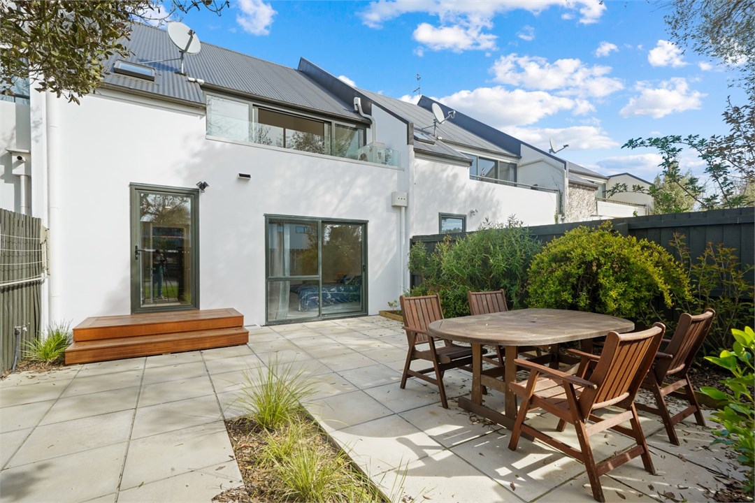 Private sunny courtyard